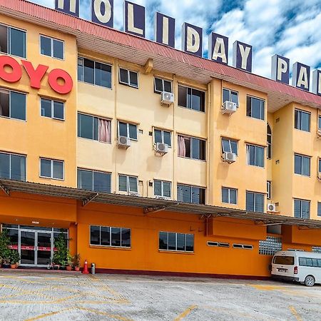 Oyo 89864 Hotel Holiday Park Kota Kinabalu Extérieur photo