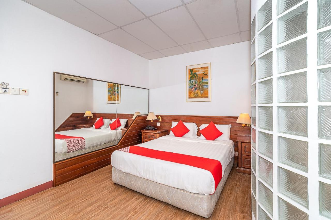 Oyo 89864 Hotel Holiday Park Kota Kinabalu Extérieur photo
