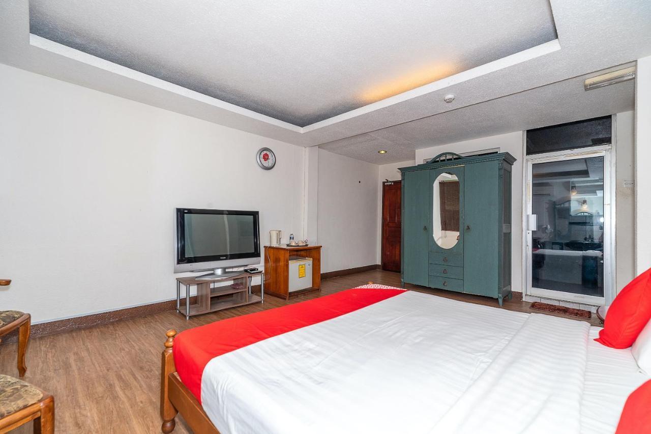 Oyo 89864 Hotel Holiday Park Kota Kinabalu Extérieur photo