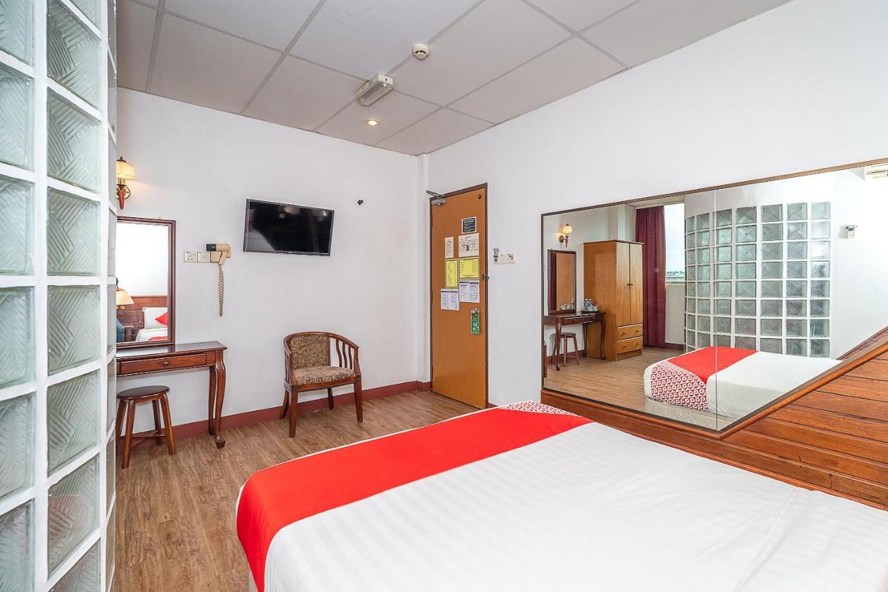 Oyo 89864 Hotel Holiday Park Kota Kinabalu Extérieur photo