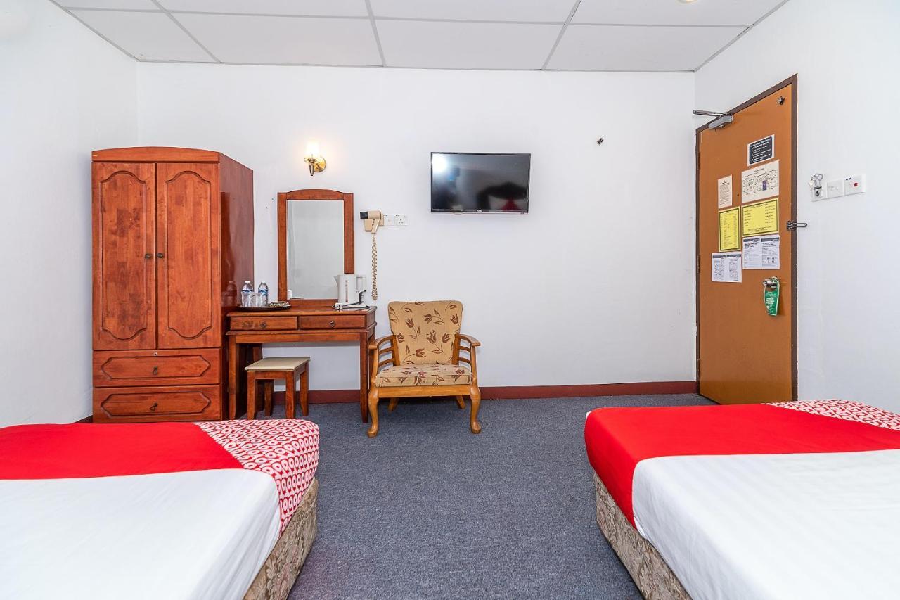 Oyo 89864 Hotel Holiday Park Kota Kinabalu Extérieur photo
