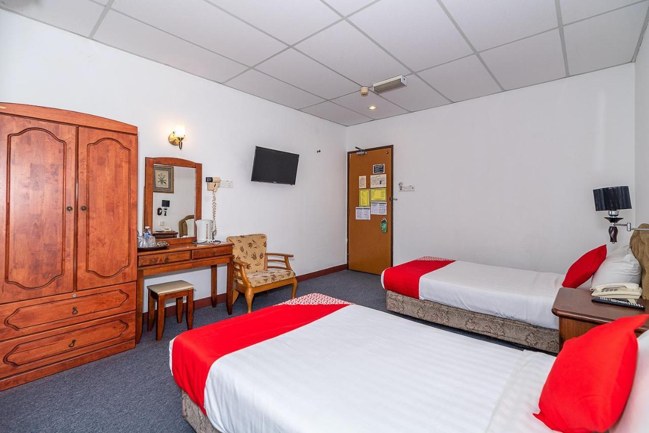 Oyo 89864 Hotel Holiday Park Kota Kinabalu Extérieur photo