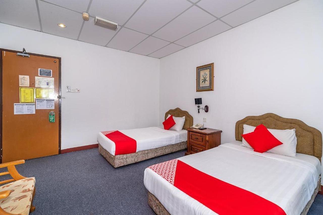 Oyo 89864 Hotel Holiday Park Kota Kinabalu Extérieur photo