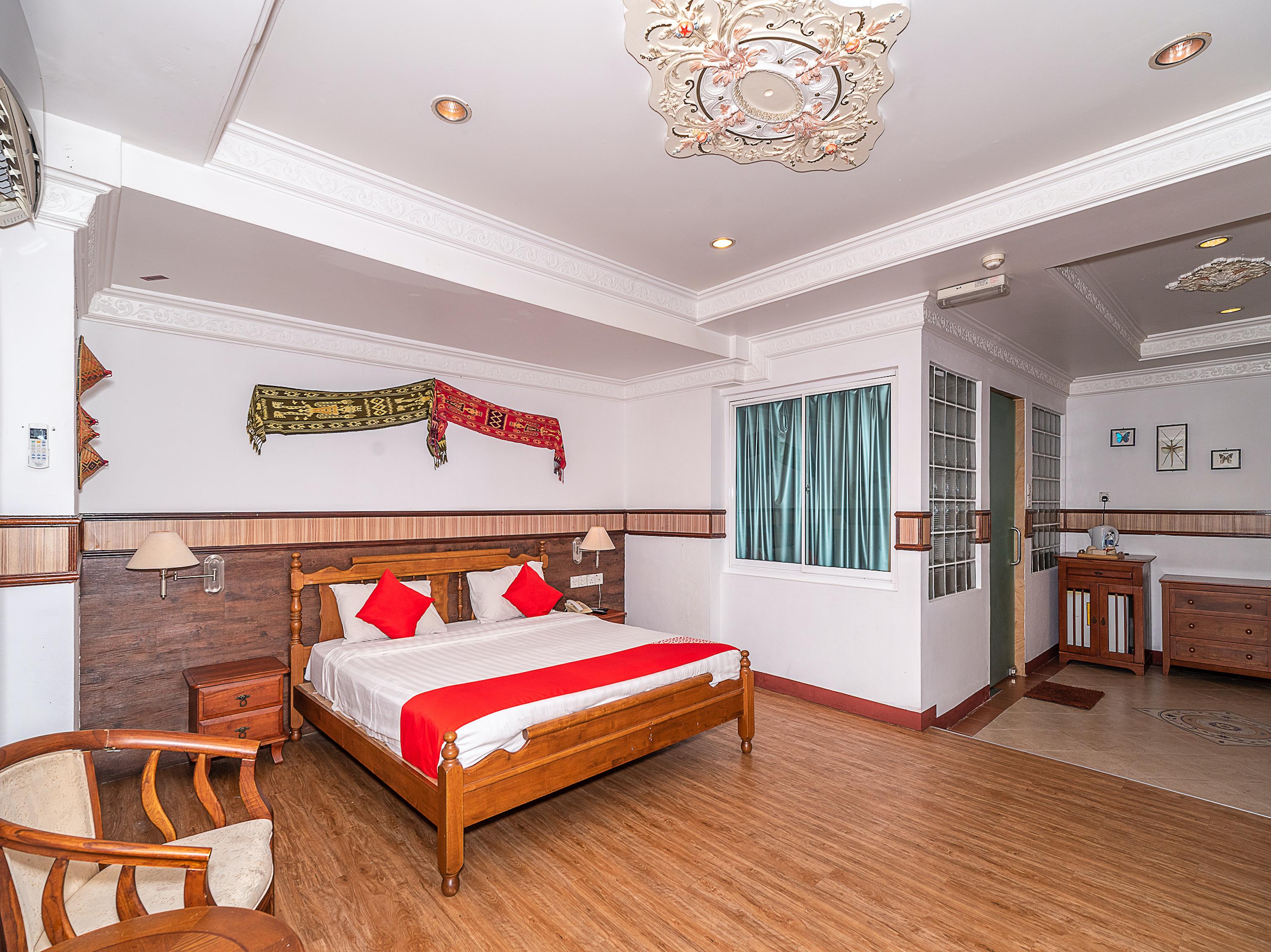 Oyo 89864 Hotel Holiday Park Kota Kinabalu Extérieur photo