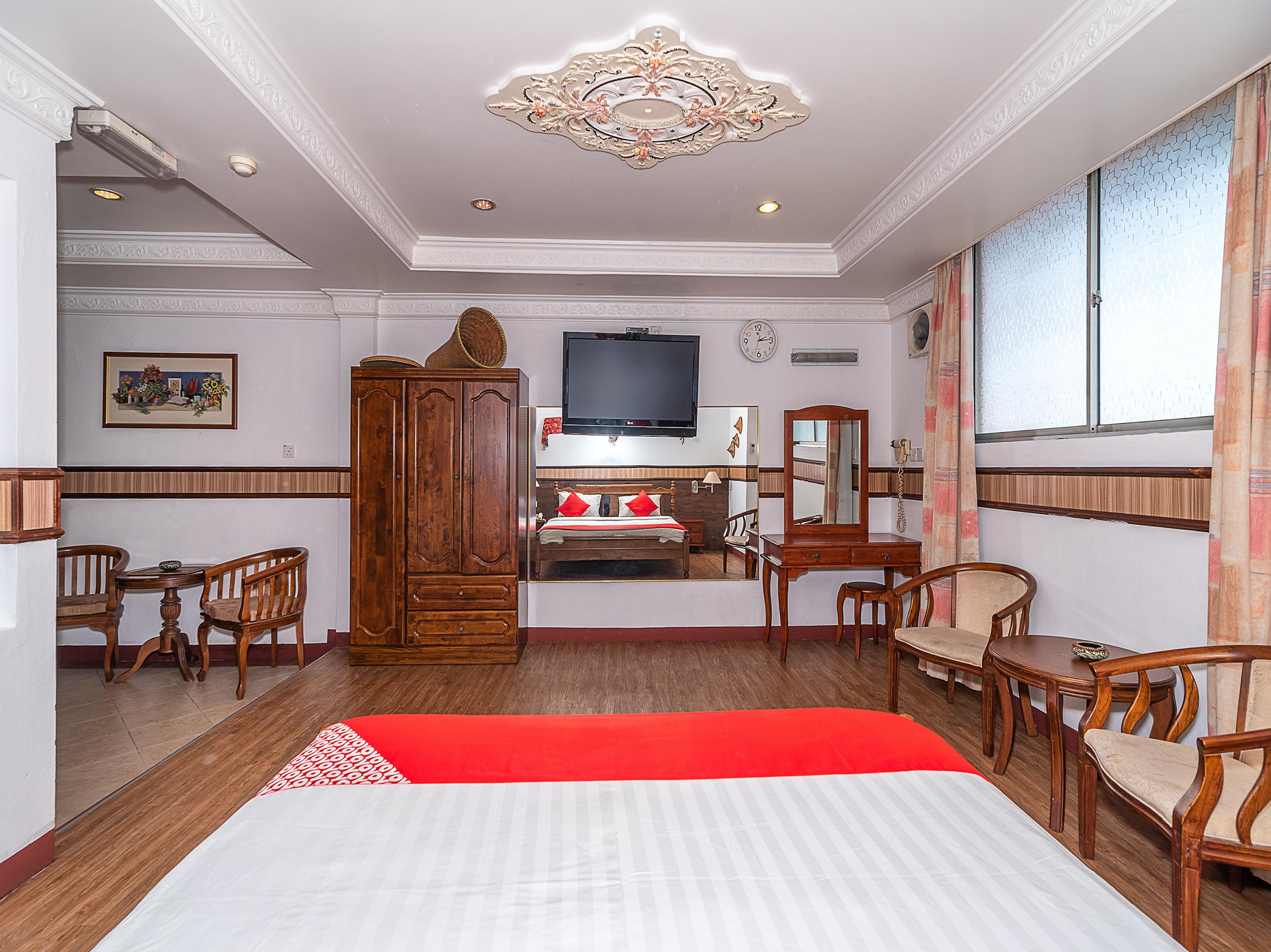 Oyo 89864 Hotel Holiday Park Kota Kinabalu Extérieur photo