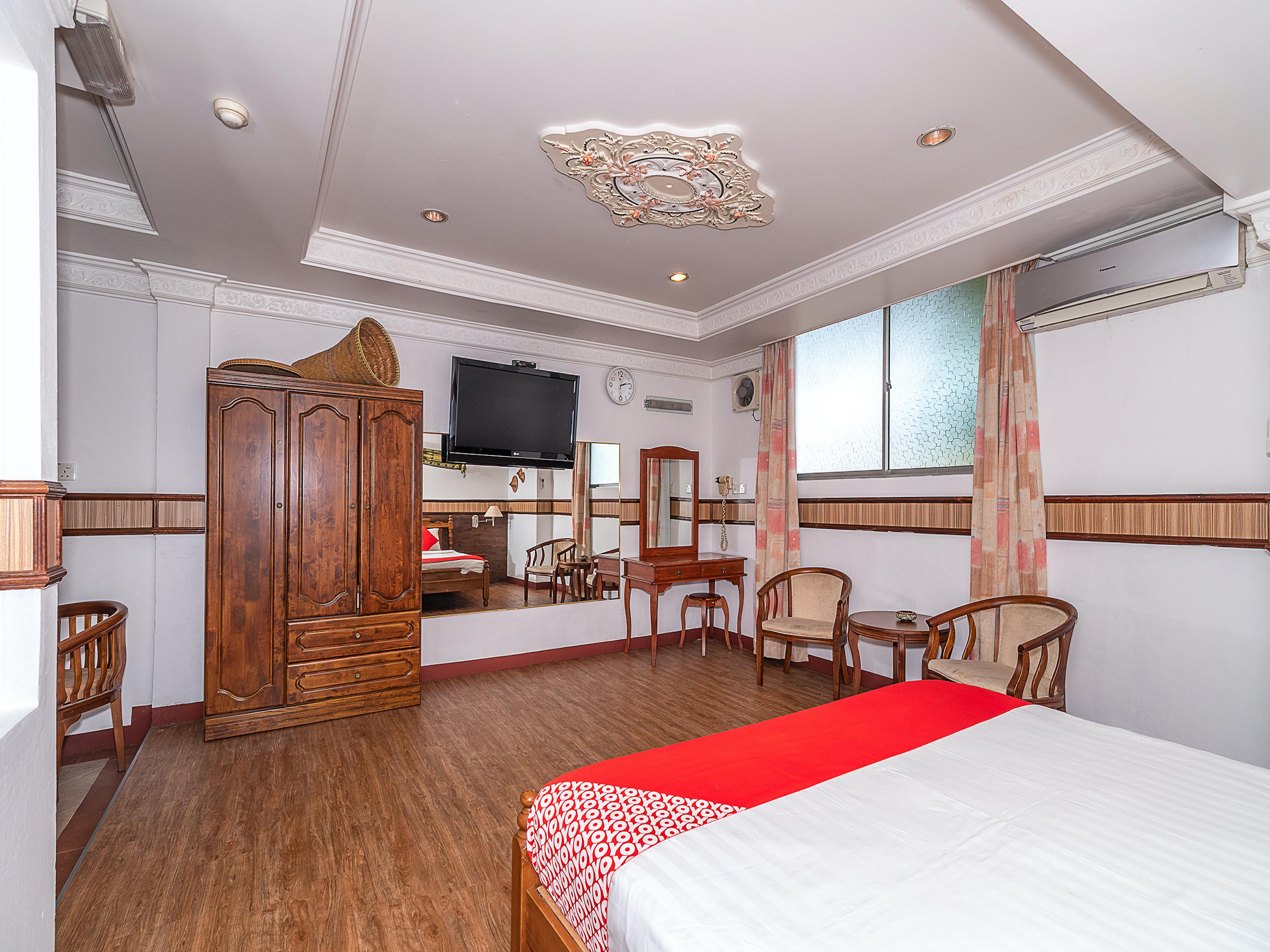 Oyo 89864 Hotel Holiday Park Kota Kinabalu Extérieur photo