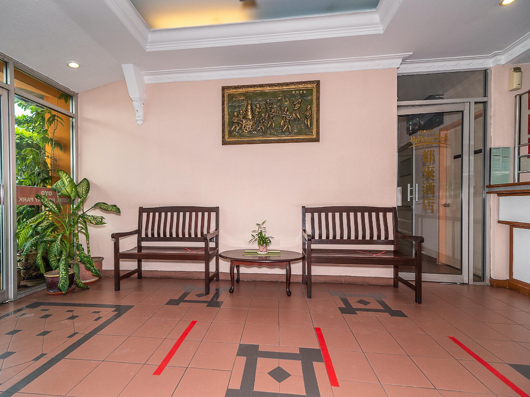 Oyo 89864 Hotel Holiday Park Kota Kinabalu Extérieur photo