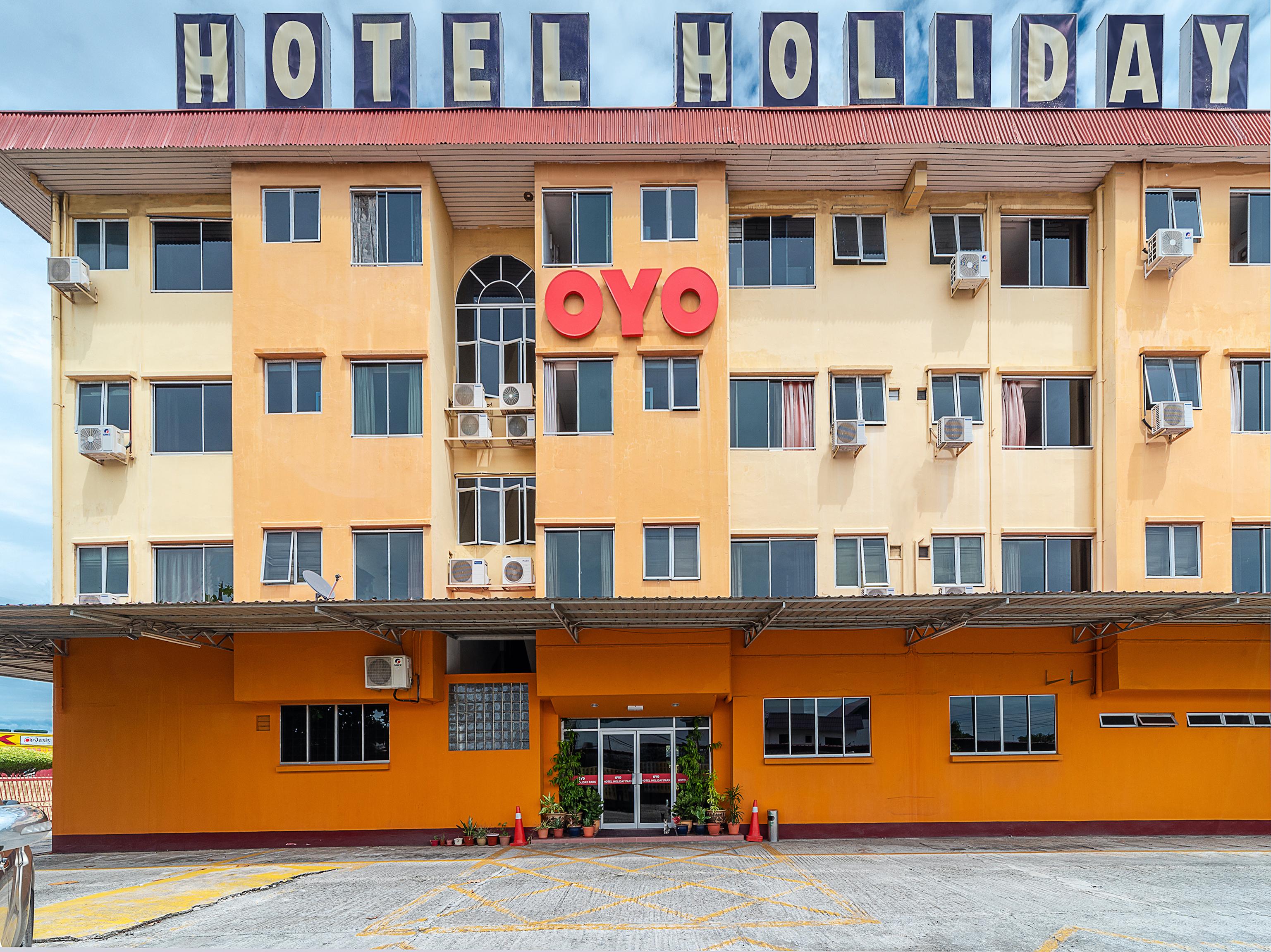 Oyo 89864 Hotel Holiday Park Kota Kinabalu Extérieur photo