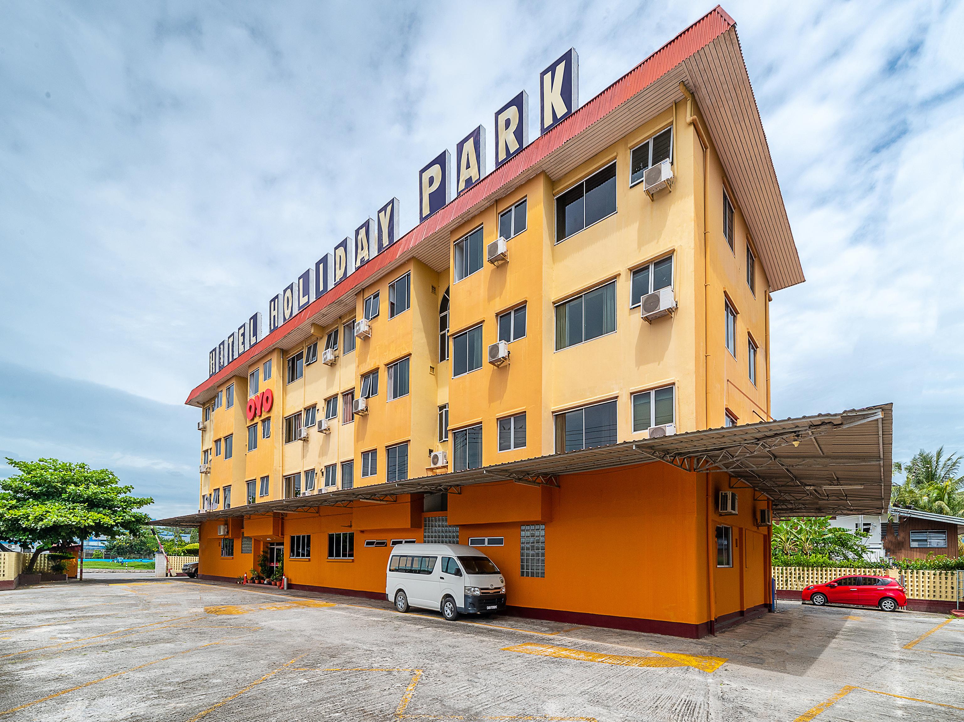 Oyo 89864 Hotel Holiday Park Kota Kinabalu Extérieur photo